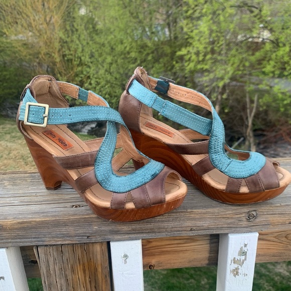 Miz Mooz Shoes - 🦋 MIZ MOOZ Sandals